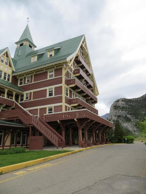 Prince Of Wales Hotel Waterton Park Exteriör bild