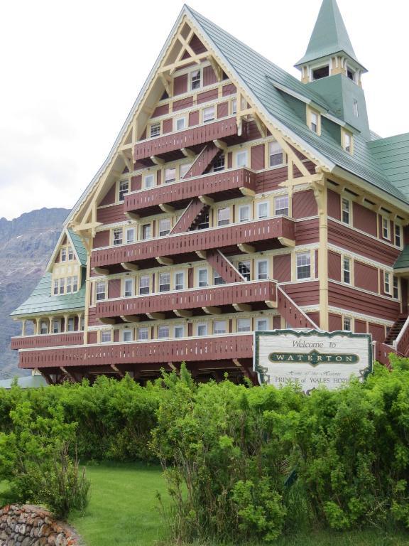 Prince Of Wales Hotel Waterton Park Exteriör bild