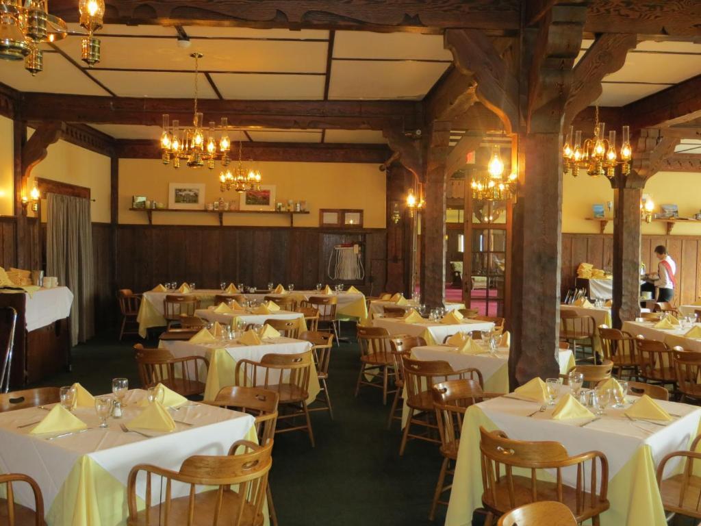 Prince Of Wales Hotel Waterton Park Exteriör bild